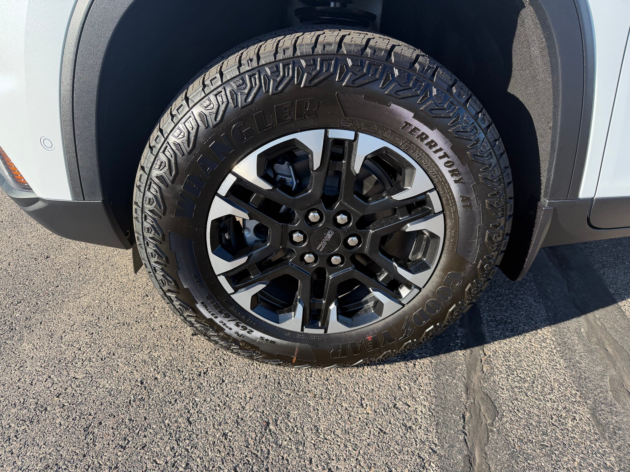 2027 GMC Acadia AT4
