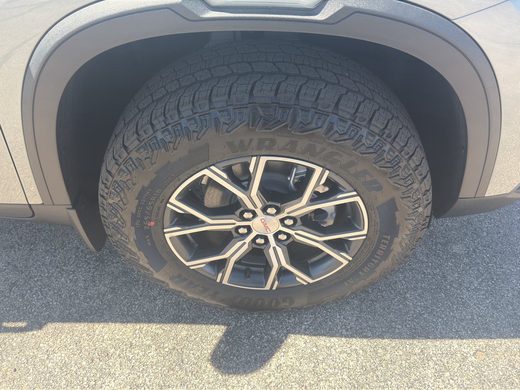 2026 GMC Acadia AT4