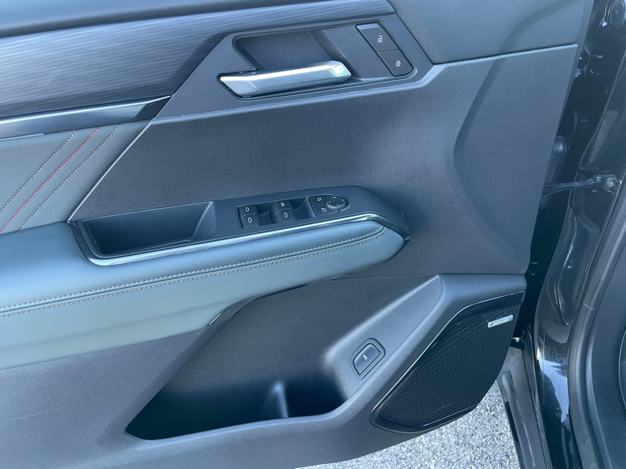 2025 GMC Acadia AT4