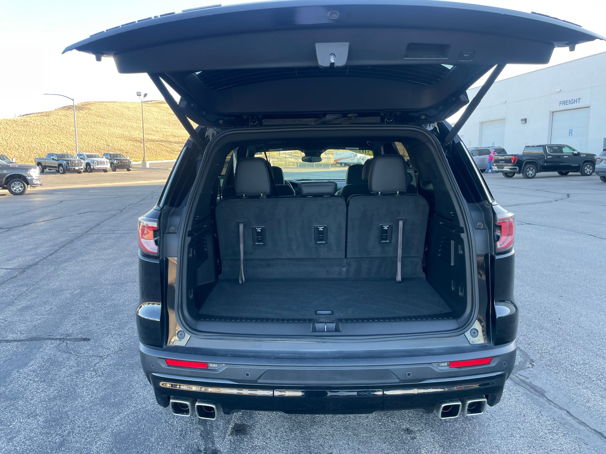 2025 GMC Acadia AT4