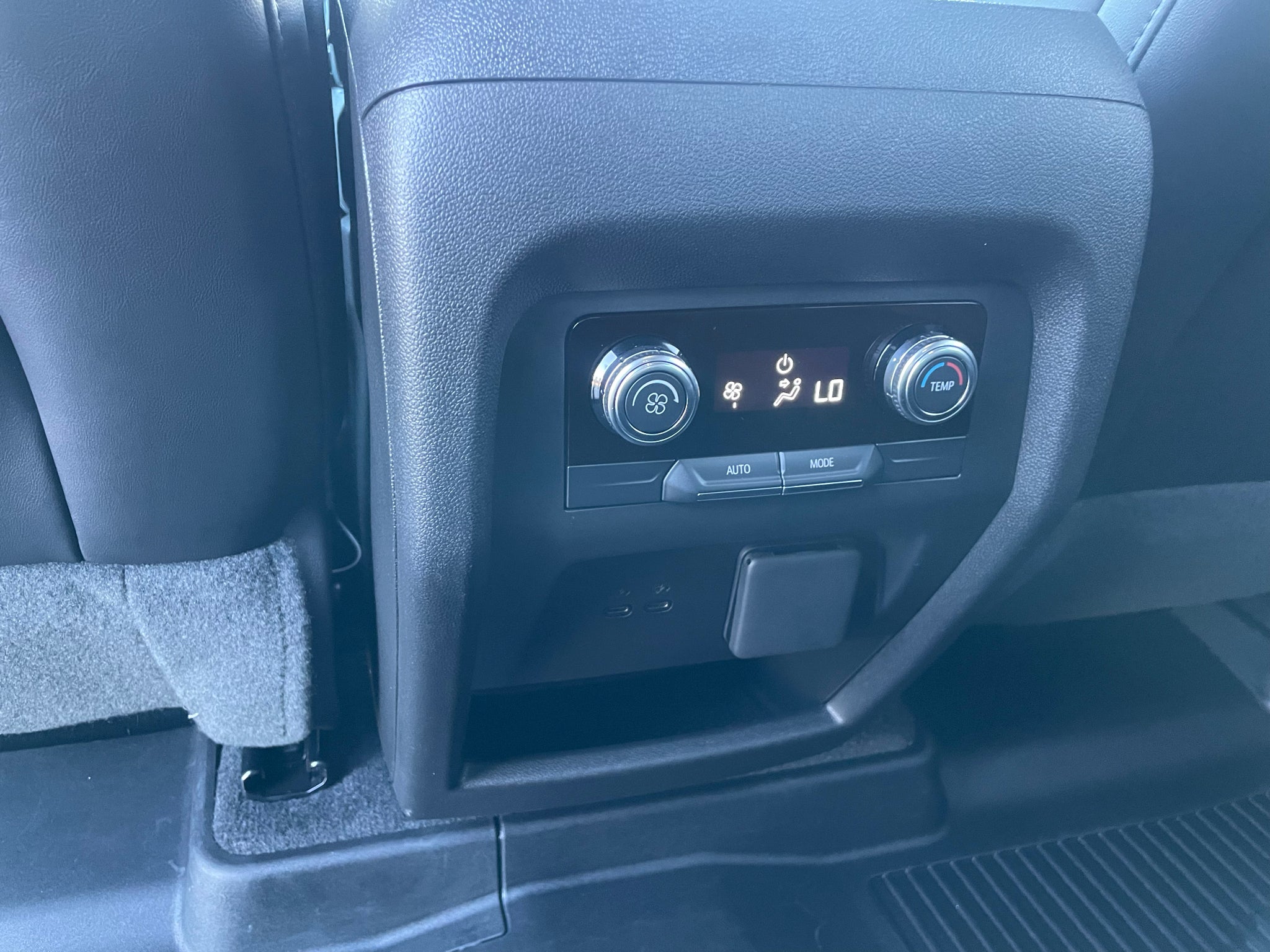 2025 GMC Acadia AT4