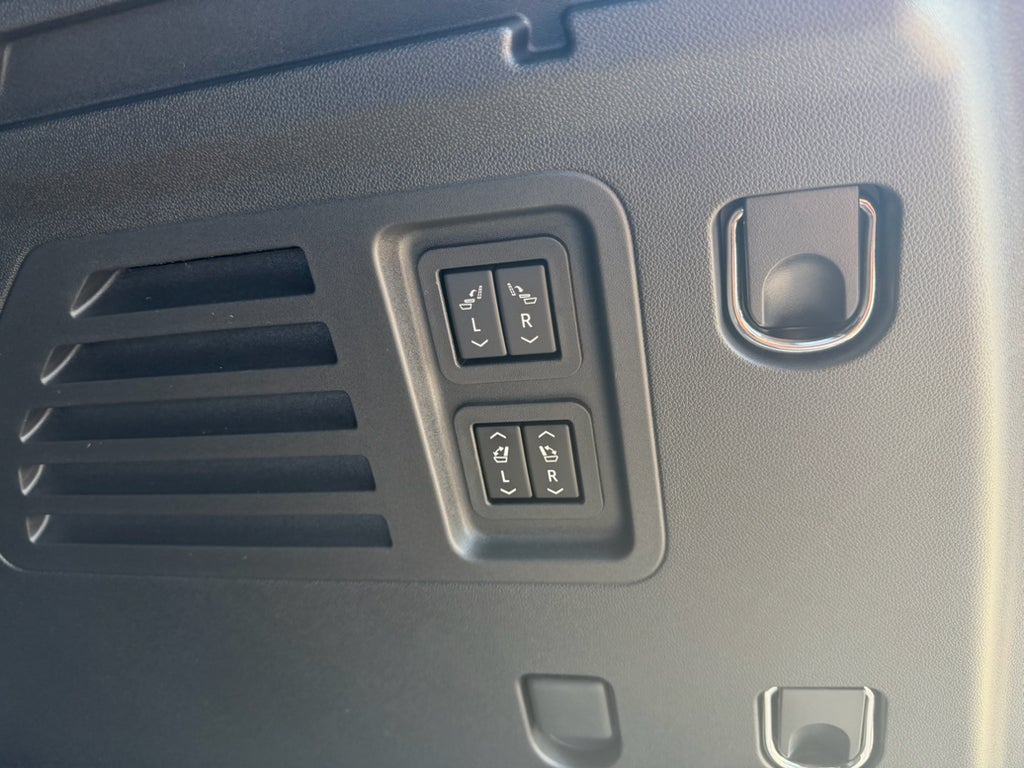 2026 GMC Acadia Denali - Photo 14