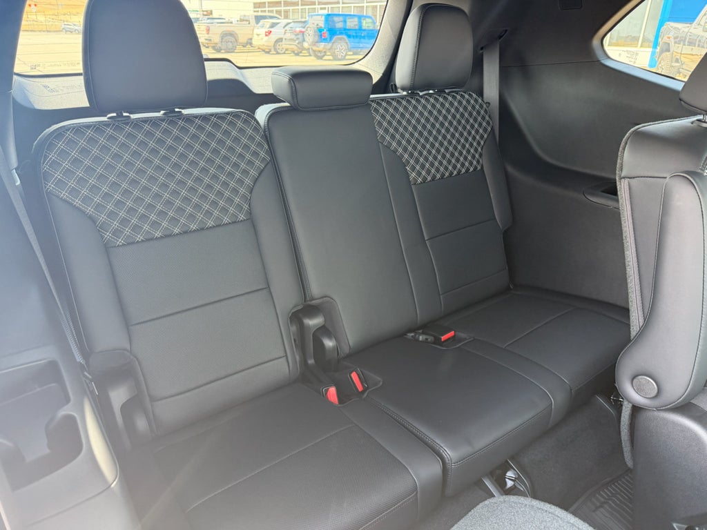 2026 GMC Acadia Denali - Photo 15