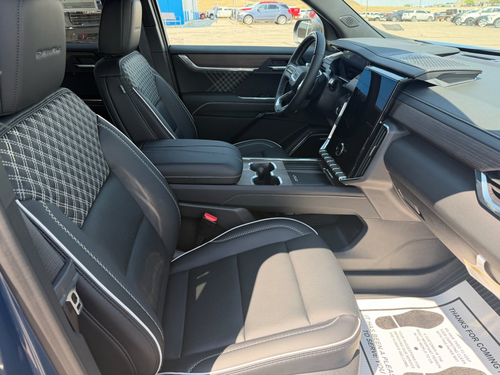2026 GMC Acadia Denali - Photo 17