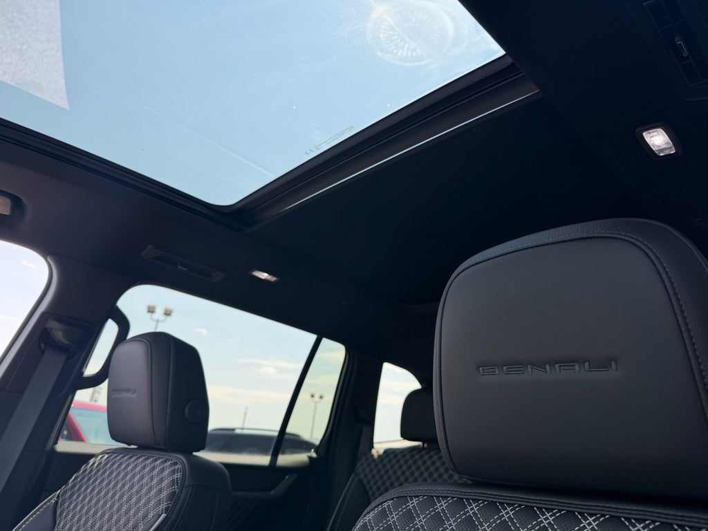 2026 GMC Acadia Denali - Photo 25