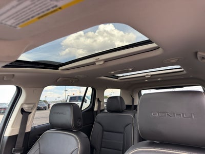 2023 GMC Acadia Denali