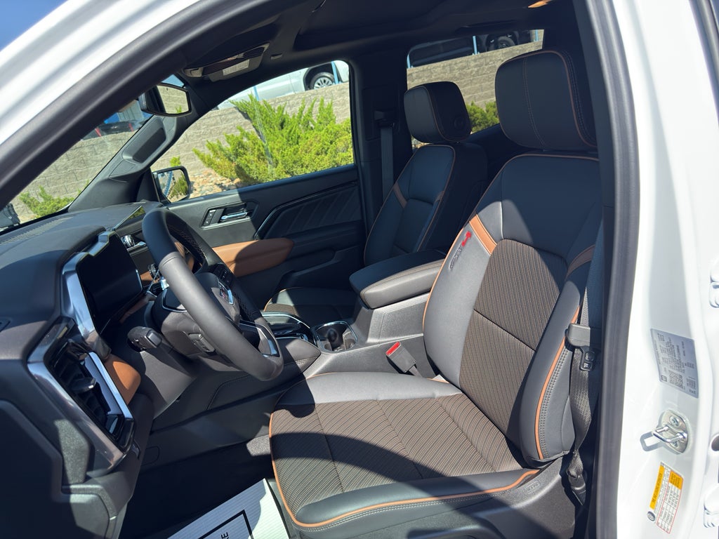 2026 GMC Canyon AT4 - Photo 11